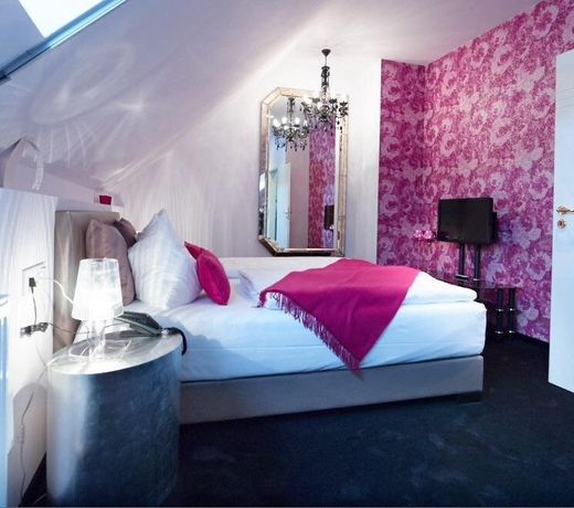 Ressmann`s Residence