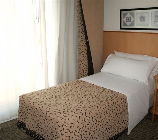 Urbana Suites