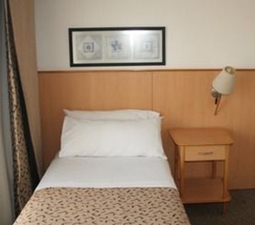 Urbana Suites
