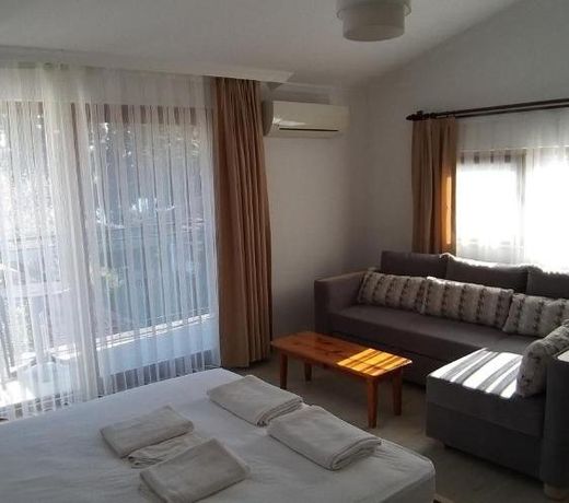 Lindos Pension