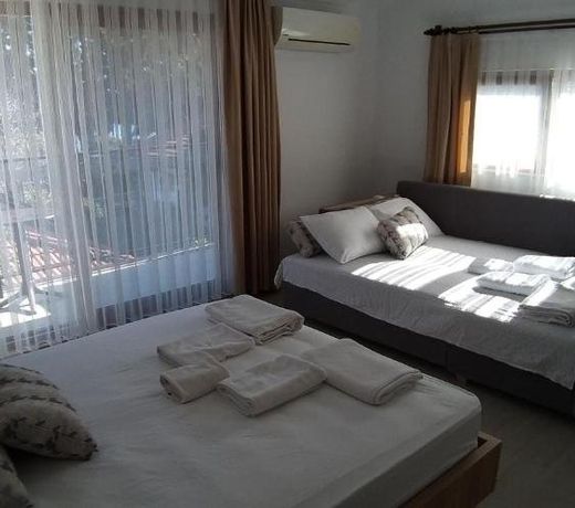 Lindos Pension