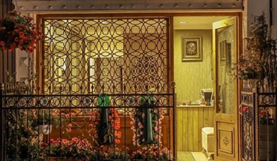Walnut Shell Hotel