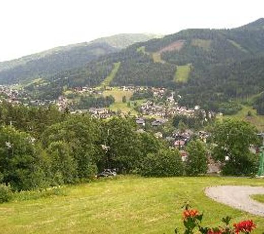 FRANZELAHOF