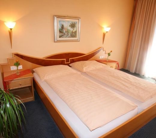 Hotel & Kurpension Weiss