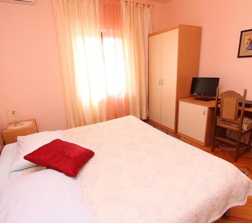 Rooms Ana