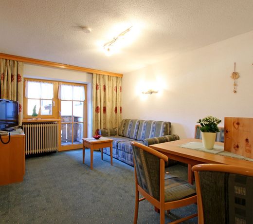 NearBy Hotel