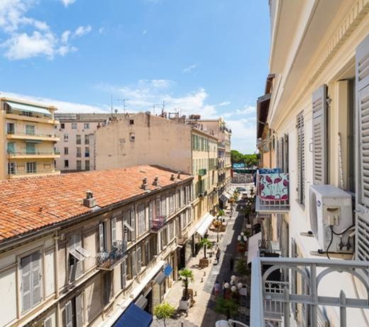 Studio hyper-centre Rue Paradis