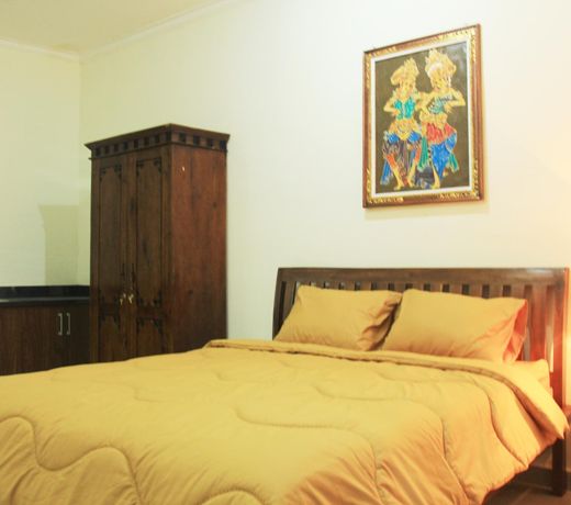 OYO 90376 Rabasta Kuta Residence