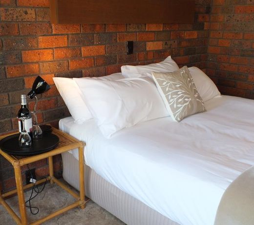 Bonnie Doon Hotel