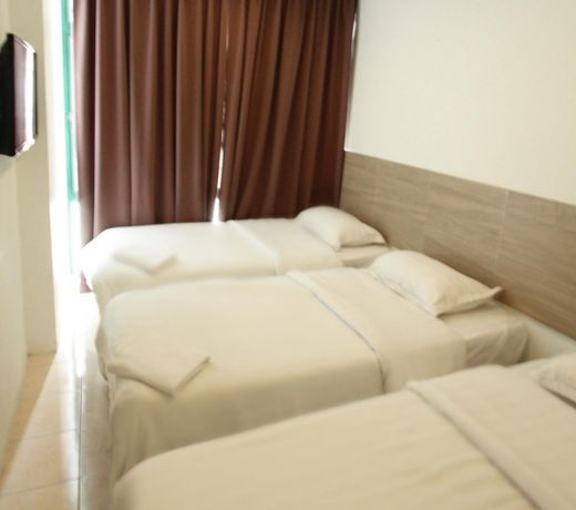 Place2Stay @ Airport Hotel