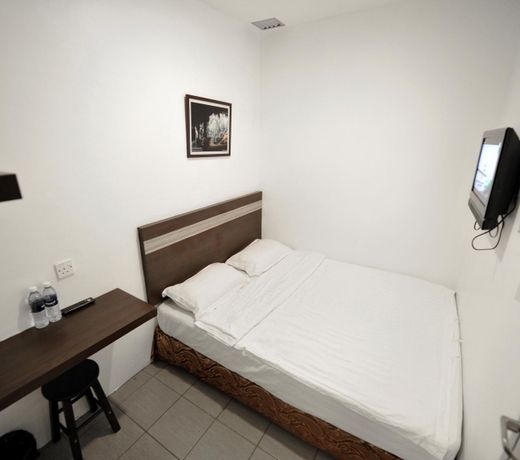 Place2Stay @ RH Plaza Hotel