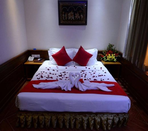 Yadanar Theingi Hotel