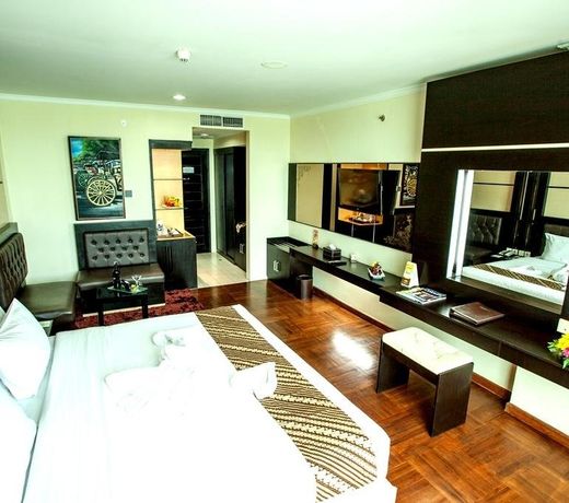 Ros-In Hotel