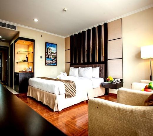 Ros-In Hotel