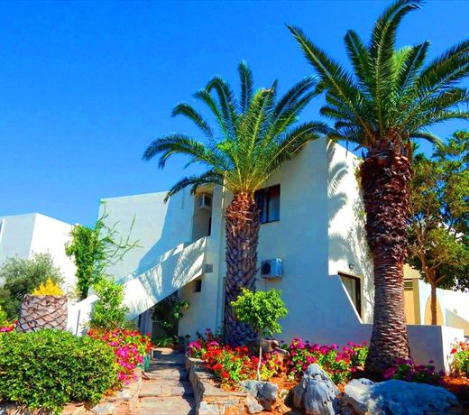 Bomo Amnissos Residence