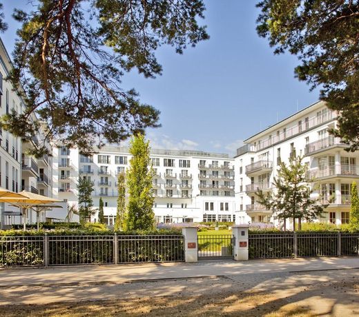 NearBy Hotel