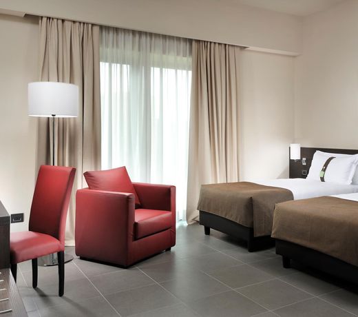 Inn Naples Airport