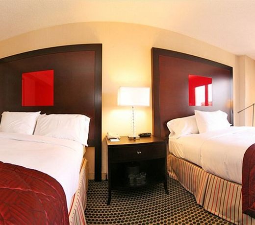 DoubleTree by Hilton Chicago Magnificent Mile