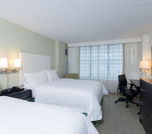 Hampton Inn & Suites Chicago-Downtown