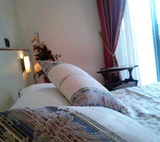 Hotel Happy Days