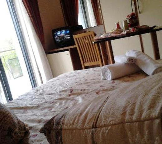 Hotel Happy Days