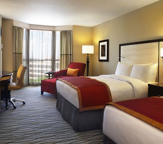 Hilton Rosemont Chicago O'Hare