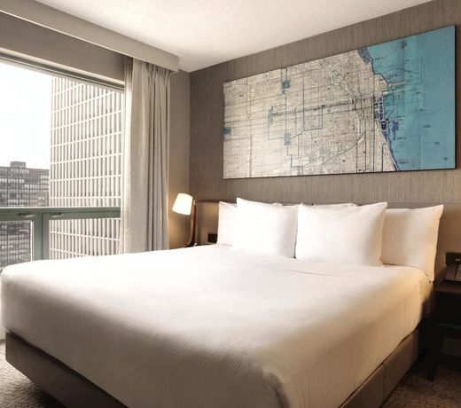Hilton Chicago Magnificent Mile Suites