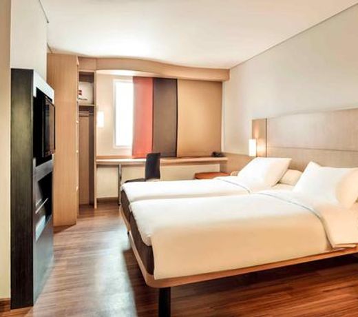 Ibis Gading Serpong