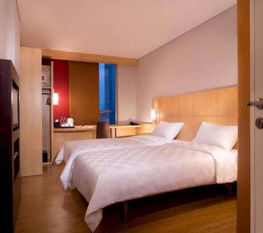 Ibis Gading Serpong