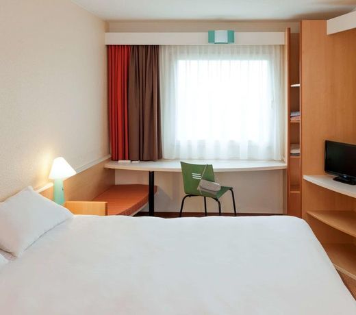 Ibis Gading Serpong
