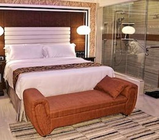 Score Birds Hotel