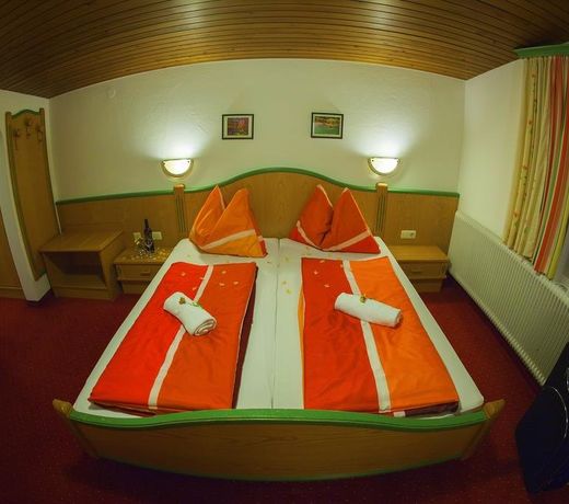 ALMHOTEL SCHÖNMOOSALM
