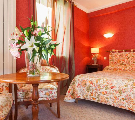 CHEZ MAURICE CEVENNES