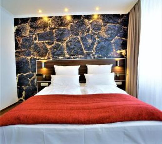 Ascot Hotel