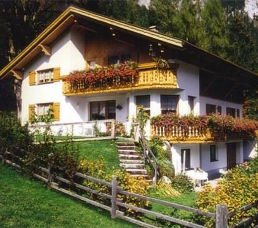 HAUS AKELEI