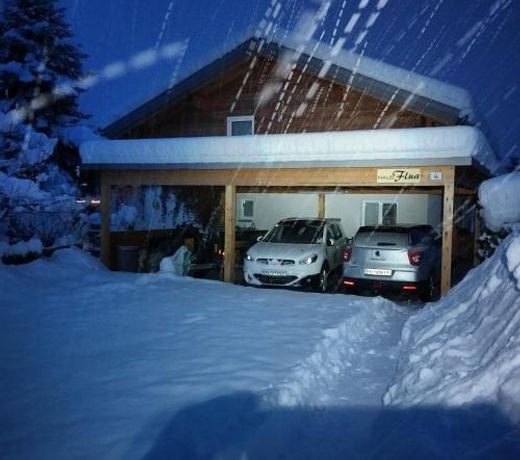 Haus Flua