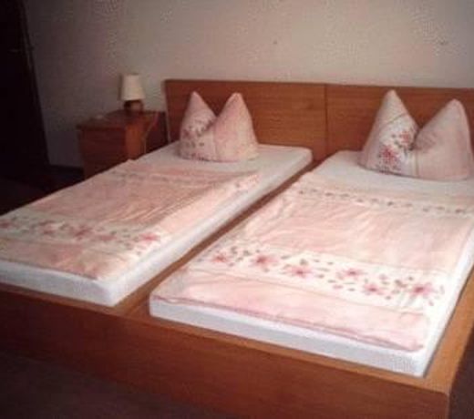 ZUM GOLDENEN LÃWEN