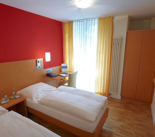 COMMUNDO TAGUNGSHOTEL NEUSS