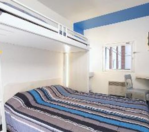 HotelF1Clichy sous Bois