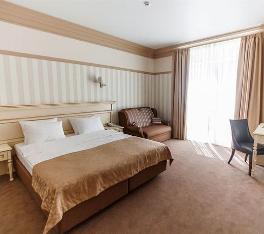 Premier Geneva Hotel
