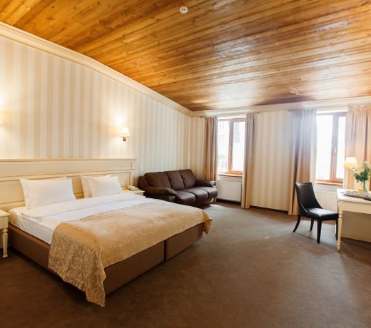 Premier Geneva Hotel