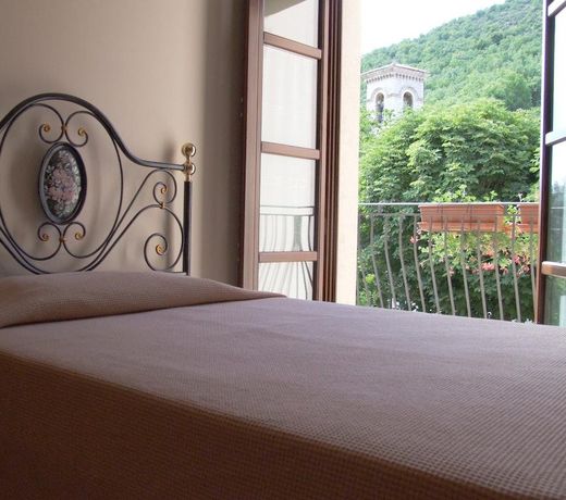 Albergo La Casa Nel Bosco