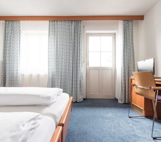 A8 Hotel im Darchinger Hof, Bed & Breakfast