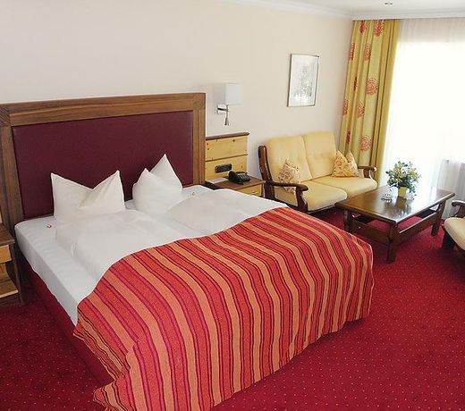 Post-Hotel