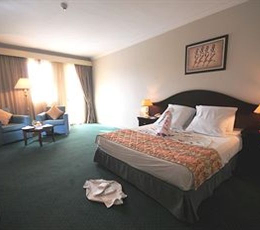 Grand Pyramids Hotel