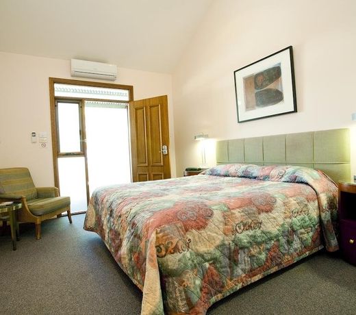 Gundaroo Colonial Inn