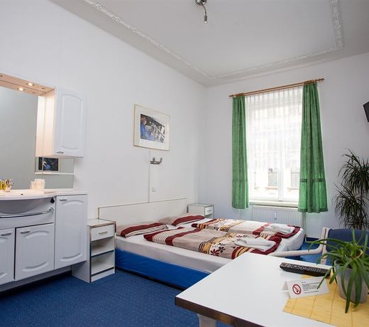 Space Hotel im Campus der JvP Schule