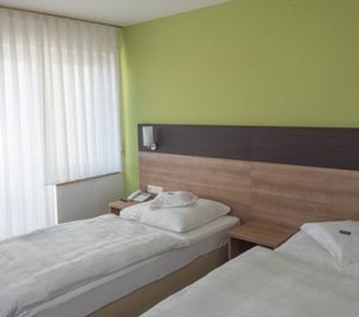 Martins Klause Airport Messe Hotel - !!Air conditioning!!