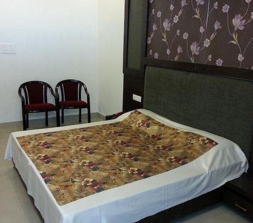 Hotel Raj by OYO Rooms
