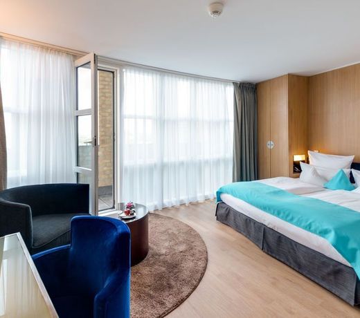 Wasserturm Hotel Cologne, Curio Collection by Hilton